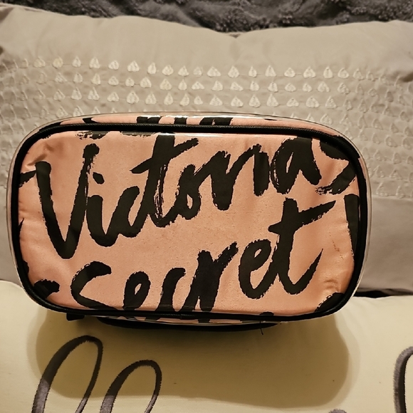 Victoria's Secret Pink and Black Travel Case - Picture 7 of 7